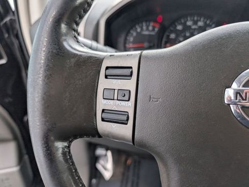 Used 2006 Nissan Titan LE w/ (R02) LE Off-Road Pkg AWD/4WD image 12