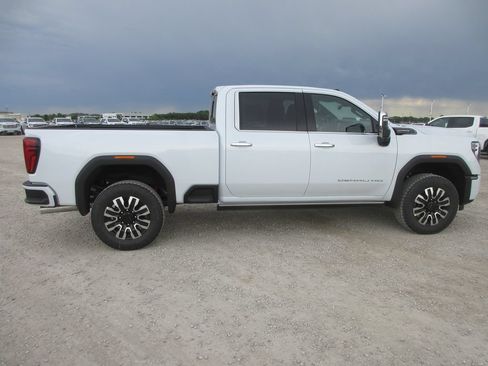 New 2026 GMC Sierra 2500 Denali Ultimate w/ Max Trailering Package AWD/4WD image 3