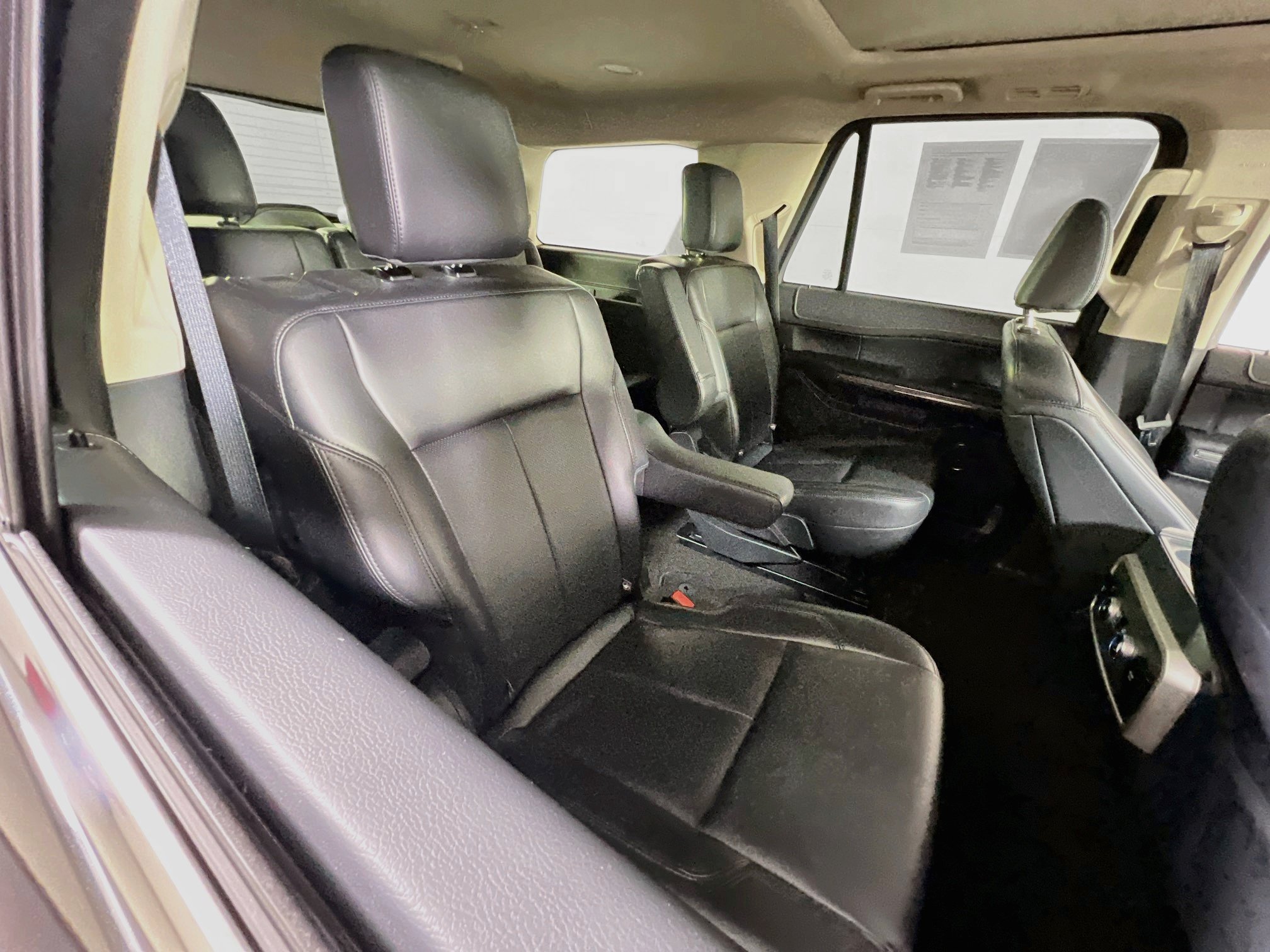 Used 2022 Ford Expedition XLT AWD/4WD image 28