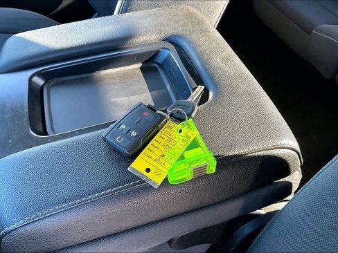 Used 2018 Chevrolet Silverado 1500 LT w/ LT Eassist Package image 34