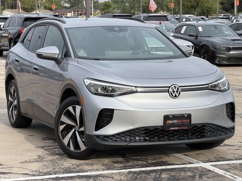 Used 2024 Volkswagen ID.4 2WD image 3