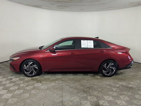 Used 2024 Hyundai Elantra Limited FWD image 8