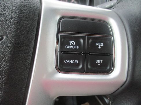 Used 2013 Chrysler 200 Touring FWD image 21
