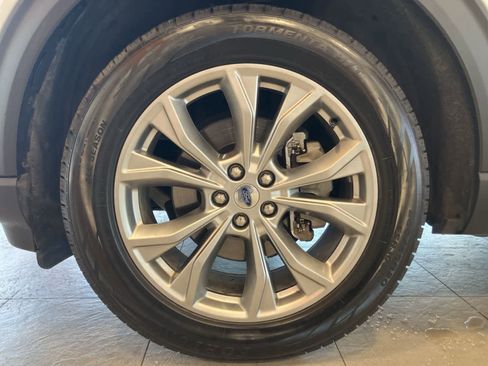 Used 2020 Ford Explorer XLT w/ Equipment Group 202A image 9