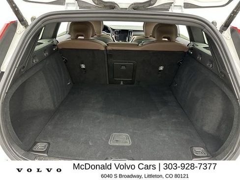 Used 2025 Volvo V60 B5 Cross Country Plus AWD/4WD image 24