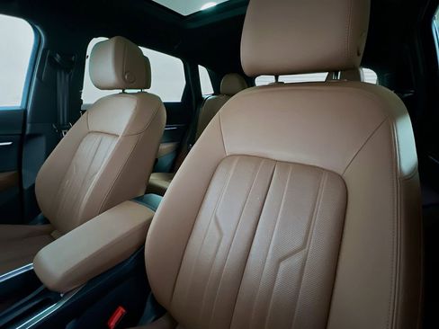 Used 2023 Audi e-tron Premium Plus w/ Premium Plus Package image 11