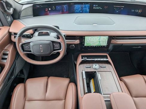 New 2026 Lincoln Navigator Reserve AWD/4WD image 6
