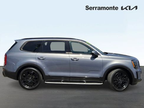 Used 2022 Kia Telluride SX w/ SX Prestige Package AWD/4WD image 3