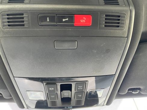 Used 2016 Volkswagen GTI SE FWD image 13