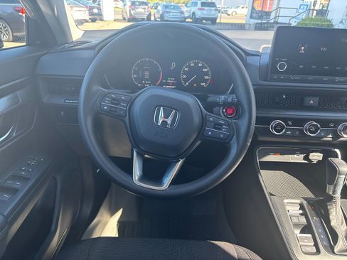 Used 2025 Honda CR-V LX image 15