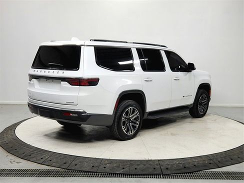 Used 2022 Jeep Wagoneer Series III image 7