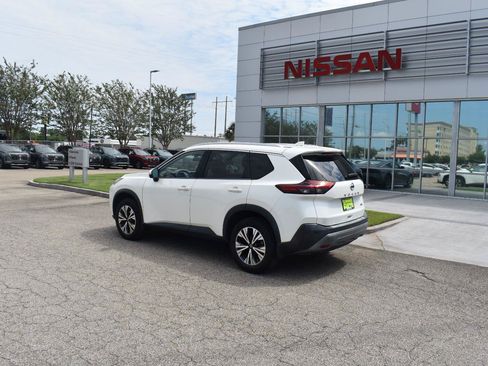 Used 2021 Nissan Rogue SV w/ Premium Package FWD image 6