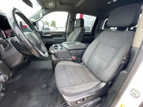 Used 2025 Chevrolet Silverado 2500 LT AWD/4WD image 11