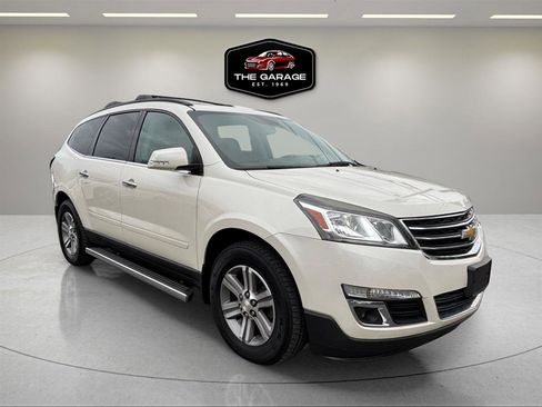 Used 2015 Chevrolet Traverse LT w/ LPO, 'HIT The Road' Package AWD/4WD image 7