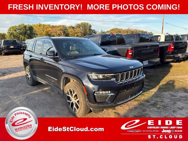 Used 2024 Jeep Grand Cherokee Limited AWD/4WD image 1