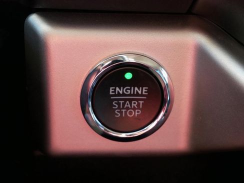 Certified 2024 Ford Expedition XLT image 22