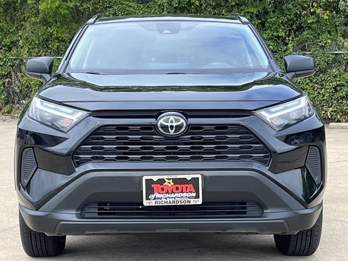 Used 2025 Toyota RAV4 LE AWD/4WD image 7