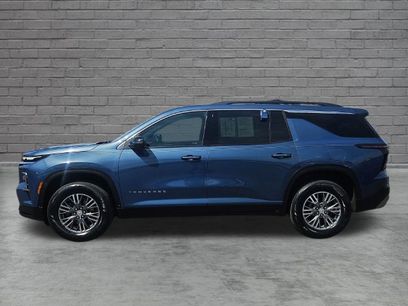 Used 2024 Chevrolet Traverse LT