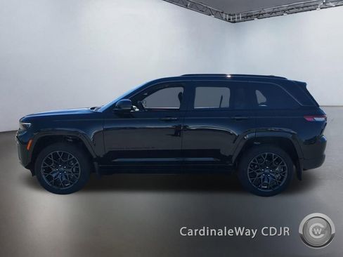 New 2026 Jeep Grand Cherokee Summit w/ Obsidian Package image 5