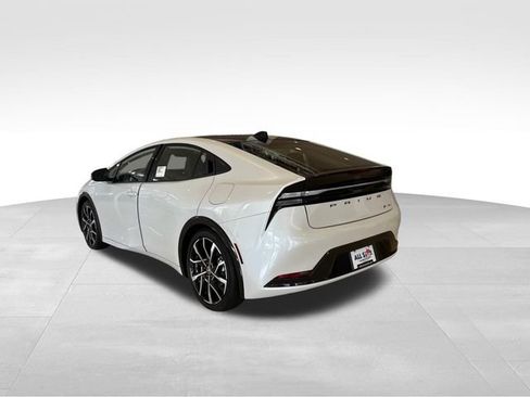 New 2026 Toyota Prius Plug-In Hybrid FWD image 6
