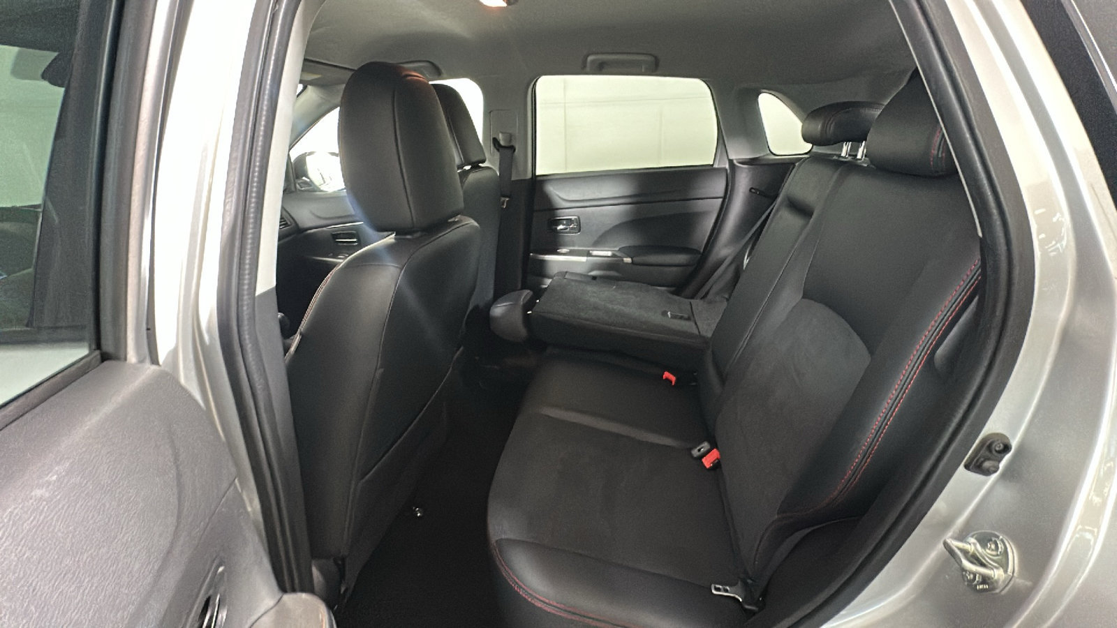 Used 2024 Mitsubishi Outlander Sport SE AWD/4WD image 29