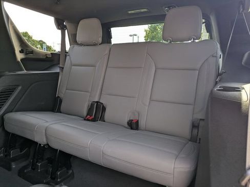 Used 2022 Chevrolet Tahoe Z71 w/ Luxury Package AWD/4WD image 28