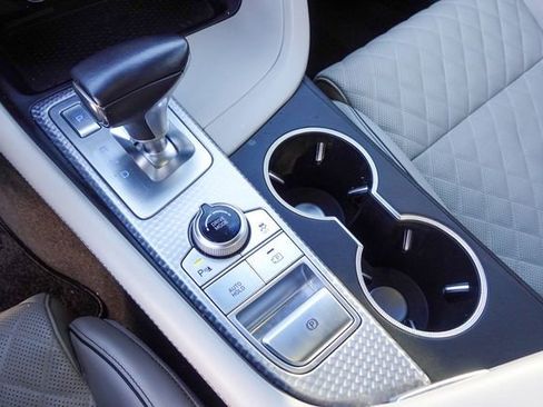 Used 2022 Genesis G70 3.3T image 20