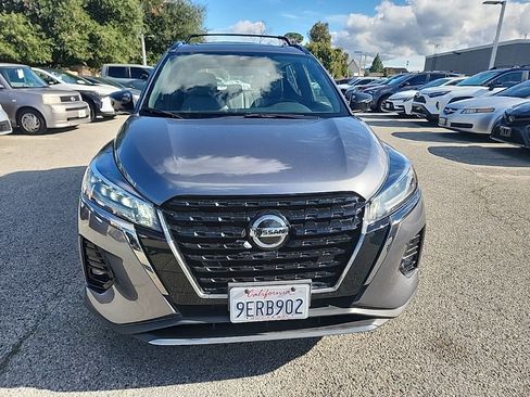 Used 2021 Nissan Kicks SR w/ SR Premium Package image 8