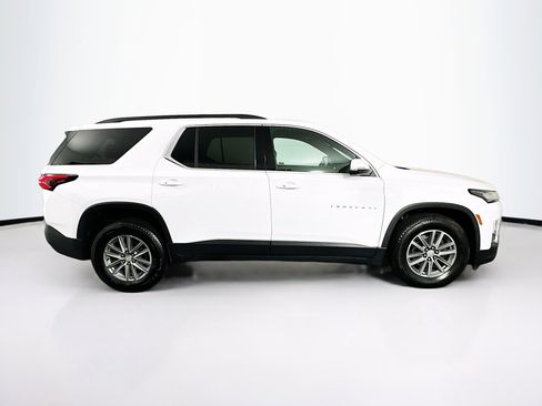Used 2023 Chevrolet Traverse LT w/ Rear Camera Mirror Package image 10