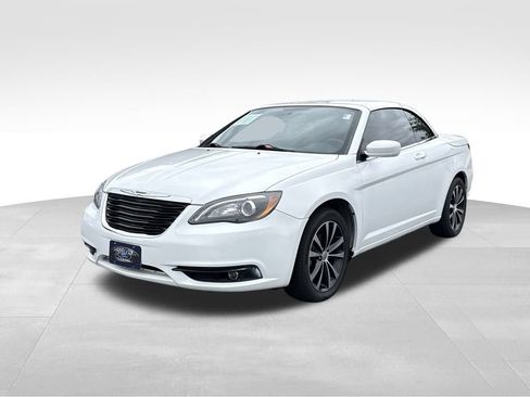 Used 2012 Chrysler 200 S image 2