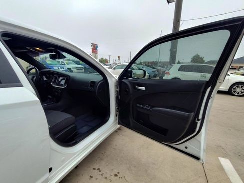 Used 2017 Dodge Charger SXT w/ Blacktop Package RWD image 47