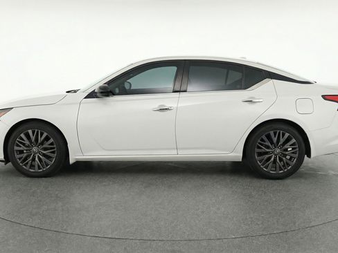 Used 2025 Nissan Altima 2.5 SV FWD image 5