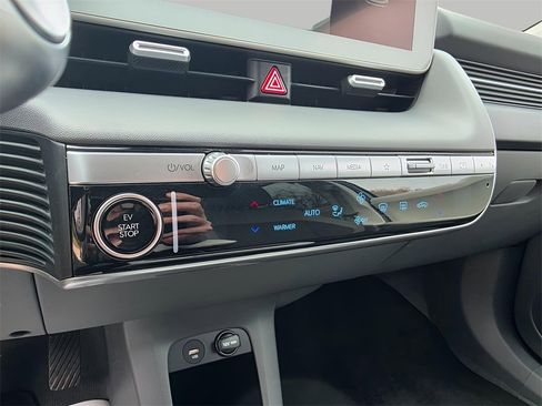 Used 2022 Hyundai Ioniq 5 SE image 25