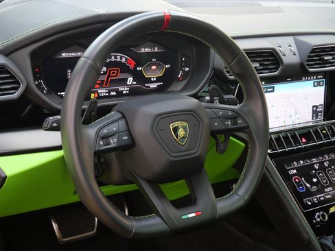 Used 2024 Lamborghini Urus S AWD/4WD image 14