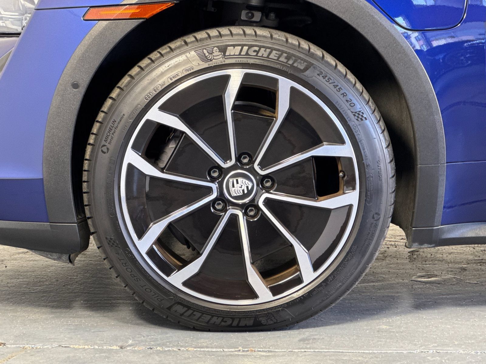 Certified 2024 Porsche Taycan 4 Cross Turismo AWD/4WD image 32