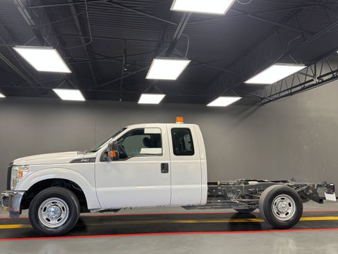 Used 2015 Ford F350 XL image 3