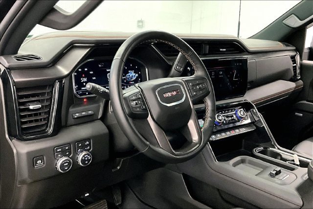 Used 2025 GMC Sierra 2500 AT4 w/ AT4 Premium Plus Package AWD/4WD image 16