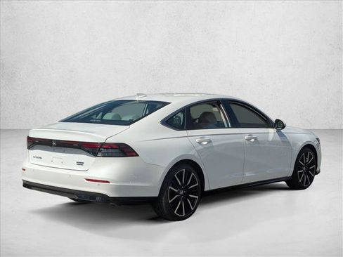 Used 2023 Honda Accord Touring image 5