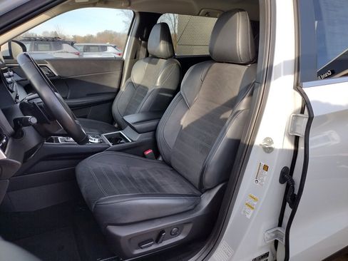 Used 2024 Mitsubishi Outlander SE image 10