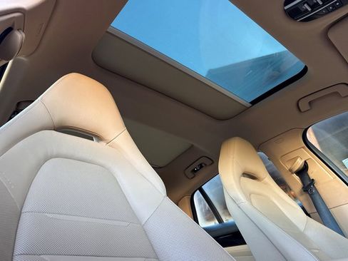 Used 2018 Porsche Panamera 4 image 18