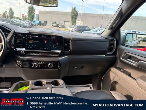 Used 2025 GMC Sierra 1500 SLT AWD/4WD image 28