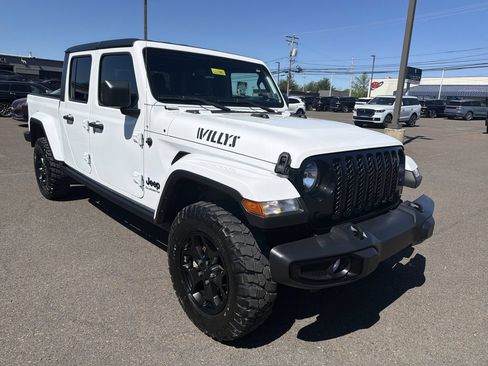 Used 2022 Jeep Gladiator Sport AWD/4WD image 6