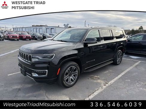Used 2024 Jeep Wagoneer L Series II AWD/4WD image 3