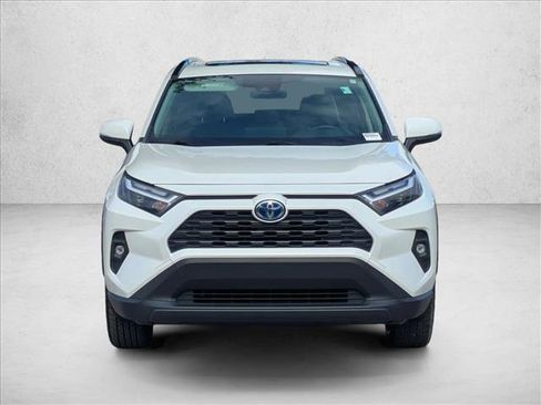 Used 2022 Toyota RAV4 XLE Premium AWD/4WD image 2