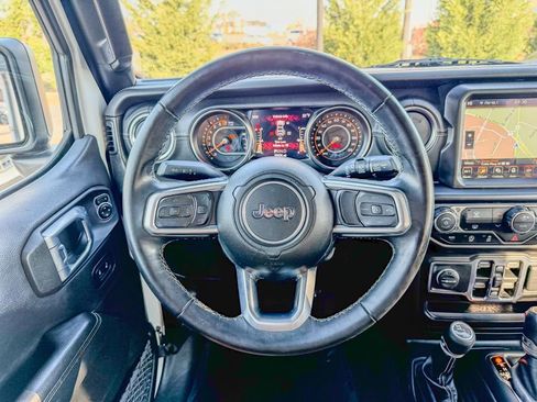 Used 2021 Jeep Wrangler Unlimited Sahara image 12