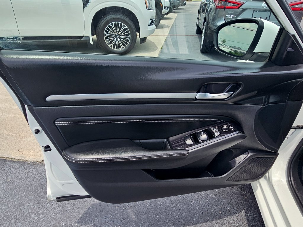 Used 2021 Nissan Altima 2.5 SV FWD image 11