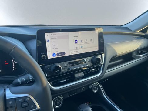 Used 2024 Toyota Grand Highlander XLE image 15