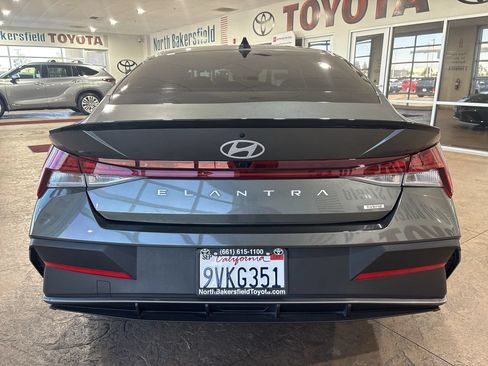 Used 2025 Hyundai Elantra SEL FWD image 9