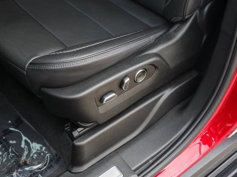 Used 2023 GMC Yukon Denali image 11