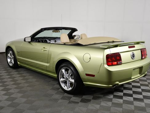 Used 2006 Ford Mustang GT RWD image 8
